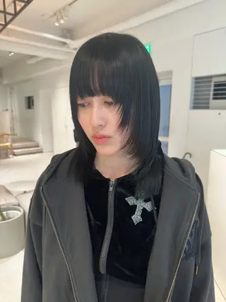 ミディアム カラー MAO SHIRATOのヘアスタイル