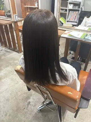ミディアム Trip 香椎所属・Yukino/ 透明カラーのヘアスタイル