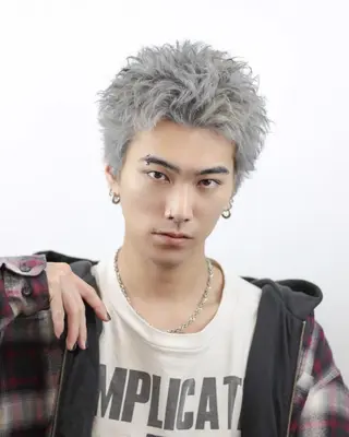 メンズ 🔥パーマで大人な色 気🔥BLUCK札幌のヘアスタイル