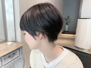 ショート カラー EMANON天神所属・Hitomi Ezakiのヘアスタイル