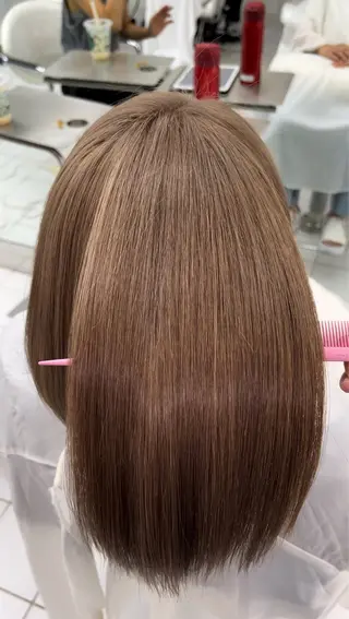 セミロング MONITUR所属・MONITUR MEGUMIのヘアスタイル