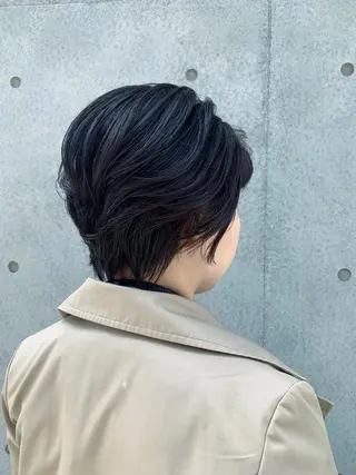 ショート カラー 平 ちひろのヘアスタイル