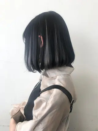 ショート カラー Kro ハイトーン×ブリーチのヘアスタイル