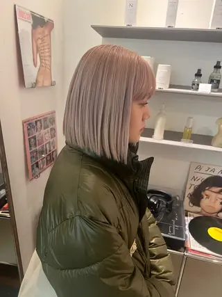 ミディアム カラー MARIKA 暖色系/ハイトーンのヘアスタイル
