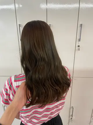 セミロング CYAN by artefice所属・安達 萌花のヘアスタイル