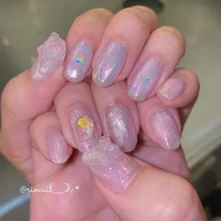 ネイル 𝘙𝘪𝘰𝘯𝘢 ...🕯🤍のネイルデザイン