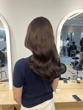 セミロング 里見 倭梨のヘアスタイル