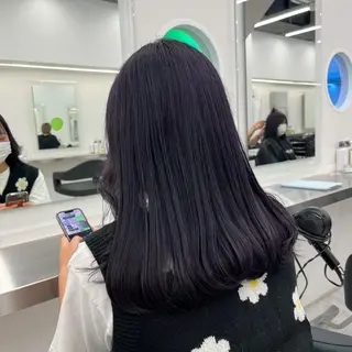 セミロング 🩵色落ち可愛い 寒色カラー🩵のヘアスタイル