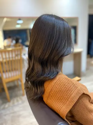 セミロング カラー ヨシダ フミノリのヘアスタイル