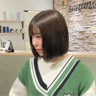 カラー ひなの🫧ベージュ系 艶カラーのヘアスタイル