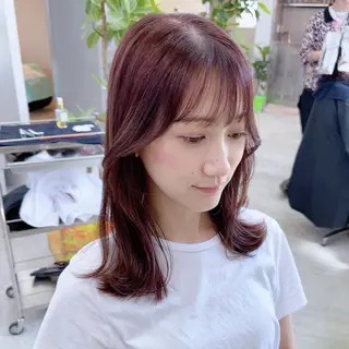 ミディアム カラー 岡野 静華のヘアスタイル