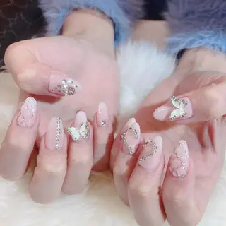 ネイル 根津 綾子のネイルデザイン