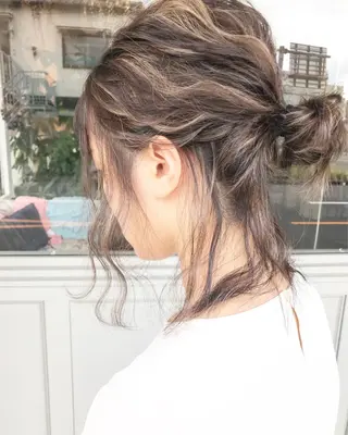 ミディアム カラー ヘアアレンジ Mariana/ 鶴原-ハイライトのヘアスタイル