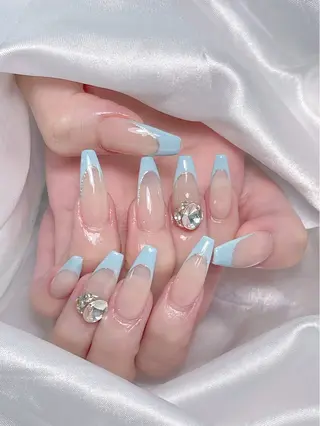 ネイル LEELA NAIL STUDIO所属・LEELA NAIL STUDIOのネイルデザイン