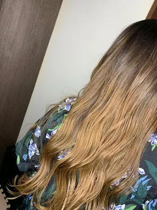 カラー yoshi （髙橋）のヘアスタイル