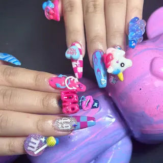 セミロング ネイル ⛓Miyu ⛓のネイルデザイン