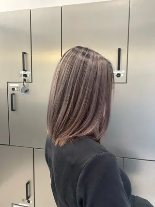 セミロング 大人レイヤー/艶髪 🇺🇸TOMONAのヘアスタイル