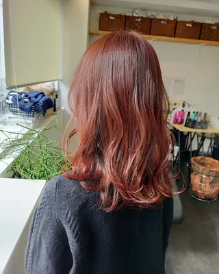 カラー セミロング JIL BLAN 京都所属・RU RIのヘアスタイル