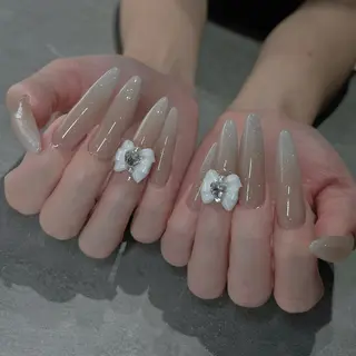 ネイル NEO Beauty Salon所属・𝐍𝐄𝐎 𝐉𝐔𝐑𝐈のネイルデザイン