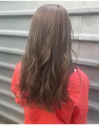 ロング カラー 透明感・艶カラー/ 坂田友梨奈のヘアスタイル