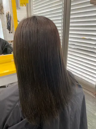 ミディアム LOMARLIE/ NATUMIのヘアスタイル