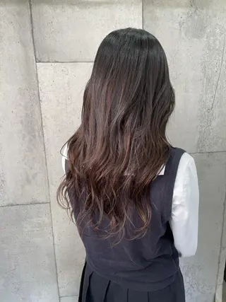 ロング 大内 志穂のヘアスタイル