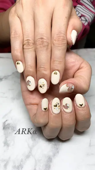 ミディアム ネイル Nailsalon ARKαのネイルデザイン