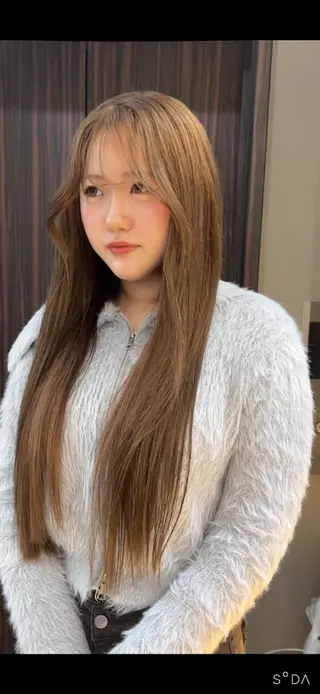 ロング 韓国ヘア/ブリーチ無 しWカラー/オリーブのヘアスタイル