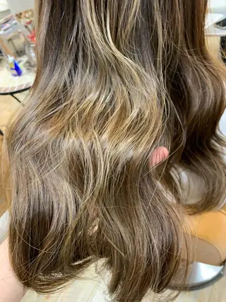 ロング カラー にった みずきのヘアスタイル