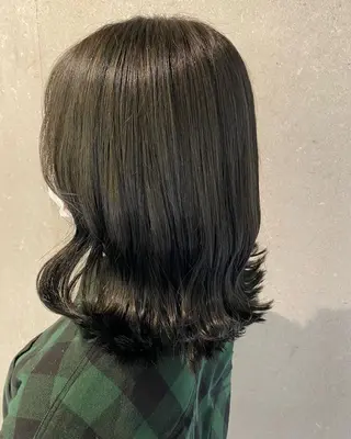 ミディアム カラー 前田 美桜のヘアスタイル