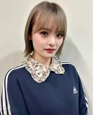 ショート カラー peige 西村ひなりのヘアスタイル