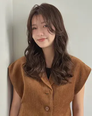 ロング パーマ 南出 碧夢のヘアスタイル