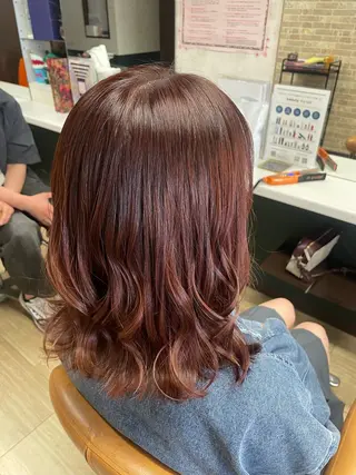 ミディアム カラー 徳留 もも花のヘアスタイル