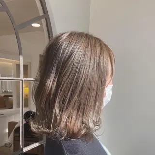 ミディアム 峯 志帆のヘアスタイル