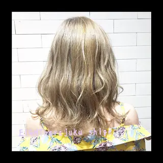 ミディアム カラー 及川シゲル 髪質改善講師のヘアスタイル