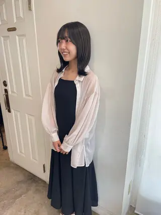 ミディアム カラー MIOベージュカラー 柔らかいカラーのヘアスタイル