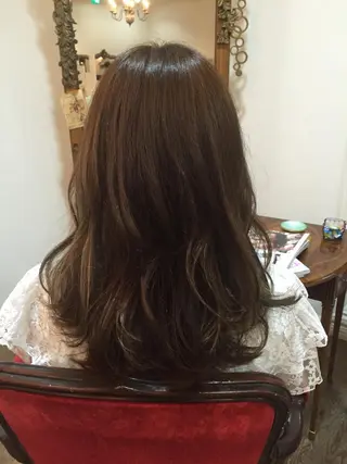 セミロング カラー 三好 美里のヘアスタイル