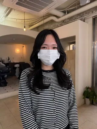 ロング Maho/海外 レイヤー/ハイトーンのヘアスタイル