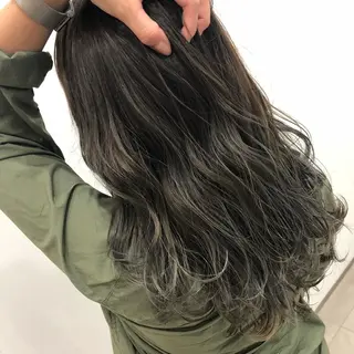 セミロング カラー 佐々木 好乃のヘアスタイル