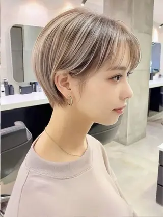 ショート カラー 荻根澤 享平のヘアスタイル