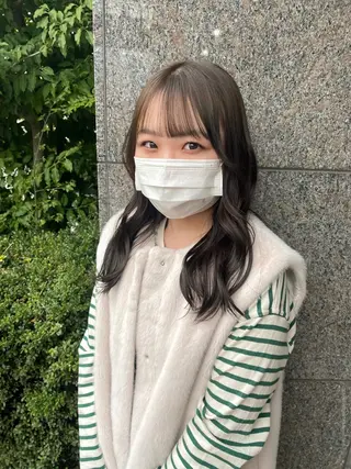 ロング カラー BLANCA　HAIR西尾所属・新納 杏奈のヘアスタイル