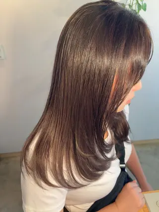 セミロング カラー 梅木 秀美のヘアスタイル