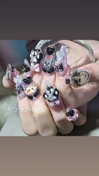 ネイル フラワー ムーンのネイルデザイン