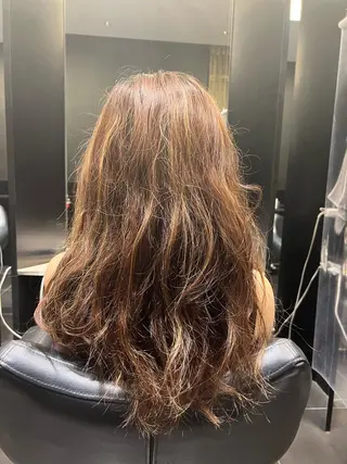 ロング カミノア所属・12月予約解放しまし たイルミナ公認荒井のヘアスタイル