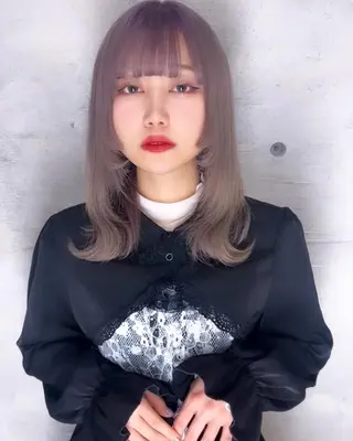 カラー TOBITA TAKARAのヘアスタイル