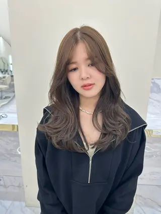 セミロング 似合わせレイヤーカッ ト🩶瀧本美咲のヘアスタイル