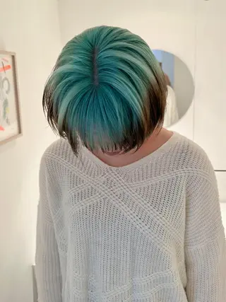 ショート カラー 磯　亜由香 🌷ブリーチのヘアスタイル