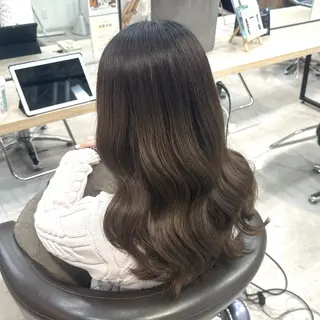 セミロング ピンク・ラベンダー 艶カラー🍁かえでのヘアスタイル