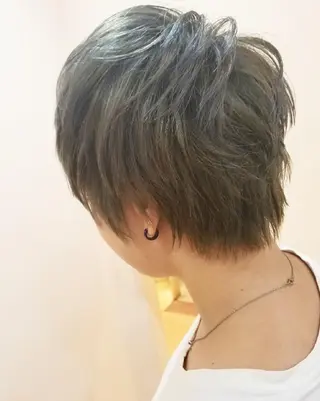 ショート カラー EMANON名古屋所属・美谷添(ミヤゾエ) まどか大人ヘアサロンのヘアスタイル