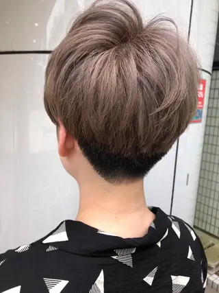 ショート カラー 千葉 洋平のヘアスタイル